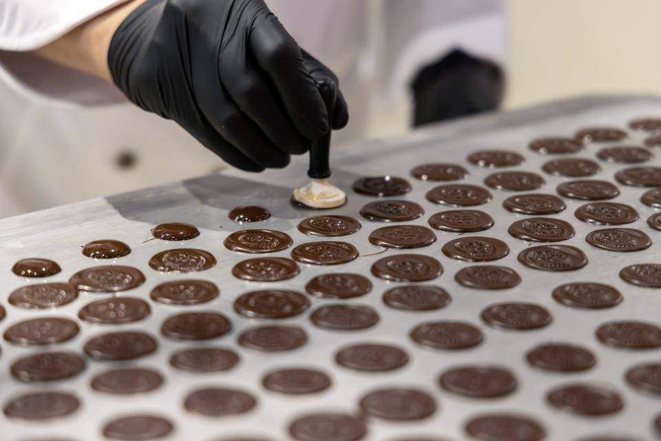 chocolate seal